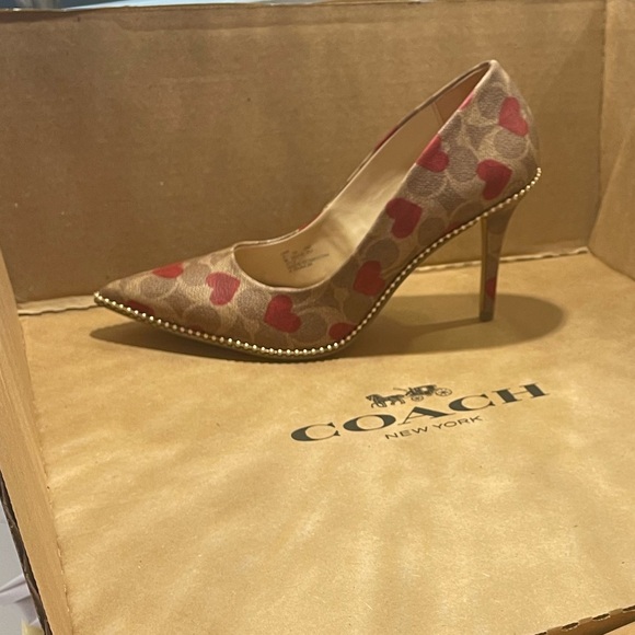 Coach Waverly Valentine’s high heels sz 9 - Picture 1 of 3